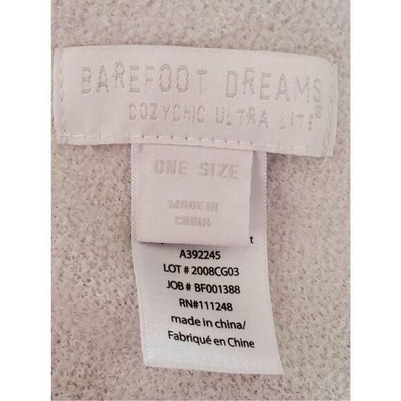 Barefoot Dreams CozyChic Ultra Lite Ocean Breeze Poncho Pink Multi-Stripe O/S Nw - Picture 3 of 6